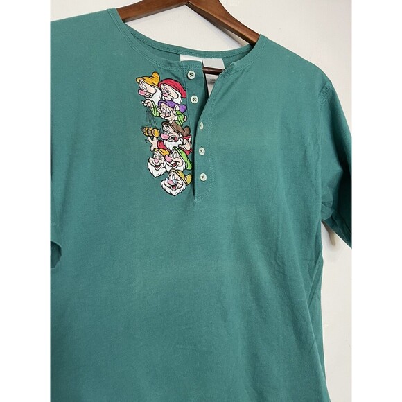 The Disney Store The Seven Dwarfs Team 1/4 Button Down Tee Unisex Small Flaw - Picture 3 of 9